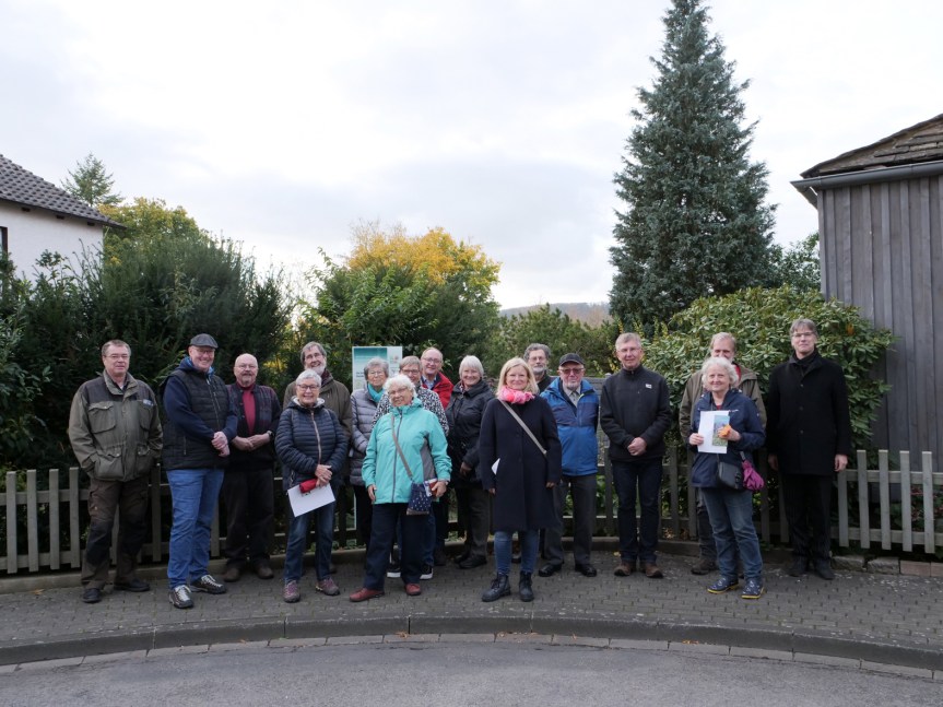 Heimat- und Geschichtsverein Holzminden besucht&nbsp;Glasstelenweg