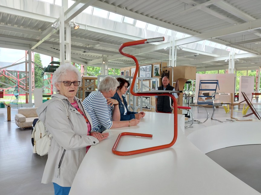 Freundeskreis nimmt Platz bei&nbsp;Tecta